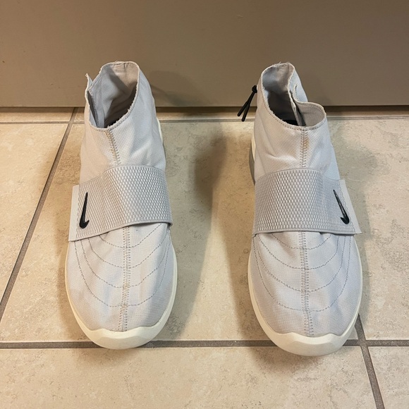 Nike Air Fear Of God Moccasin
Gray - Picture 2 of 5